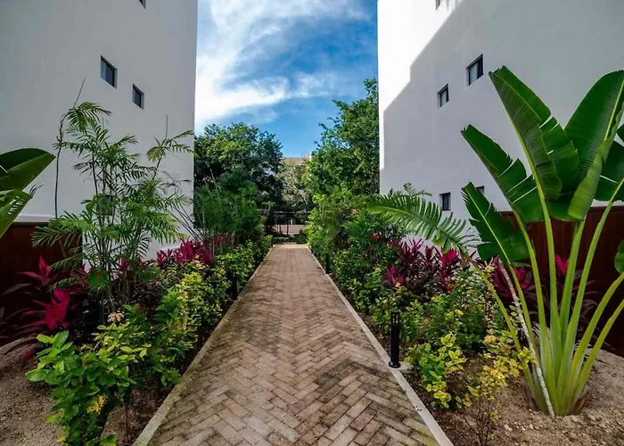 3br Oasis: Poolside, Gym, Near & Xcaret Apartment Playa del Carmen