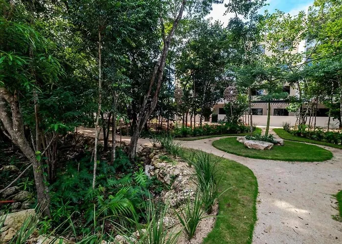3br Oasis: Poolside, Gym, Near & Xcaret * Playa del Carmen