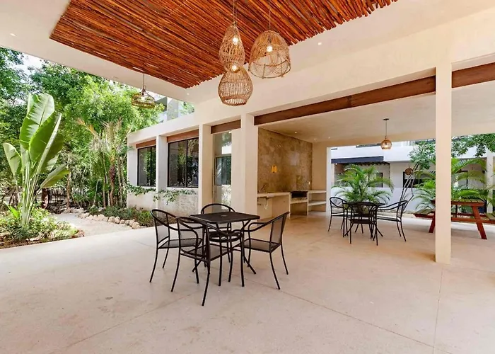 3br Oasis: Poolside, Gym, Near & Xcaret * Playa del Carmen