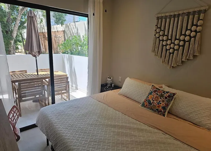Apartment 3br Oasis: Poolside, Gym, Near & Xcaret *