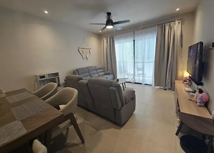 Apartment 3br Oasis: Poolside, Gym, Near & Xcaret *