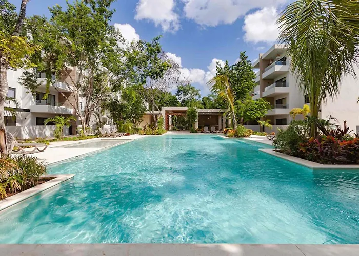 3br Oasis: Poolside, Gym, Near & Xcaret * Playa del Carmen